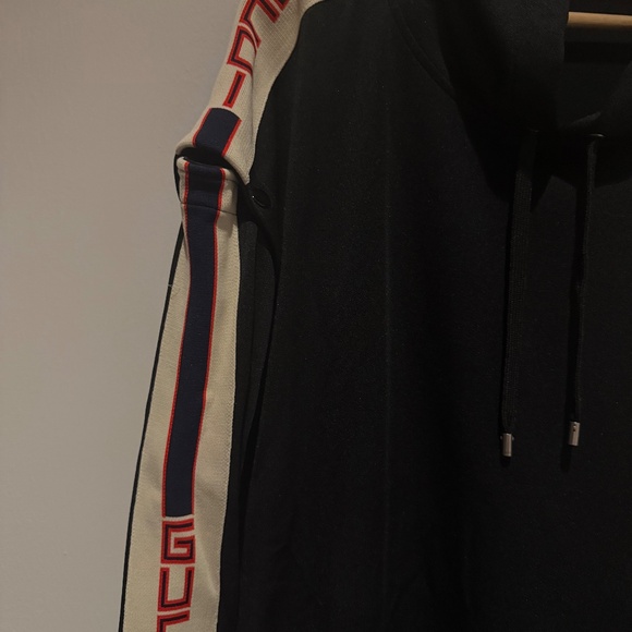 Gucci Hoodie with Detachable Sleeves - Picture 2 of 5